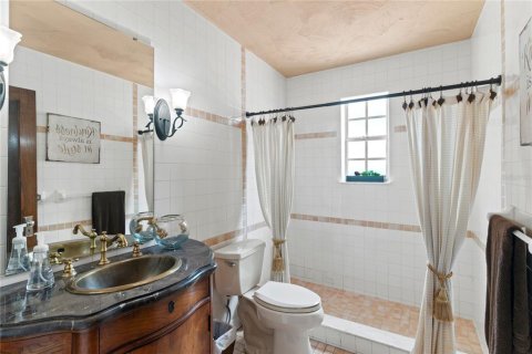 House in Orlando, Florida 4 bedrooms, 252.88 sq.m. № 1832901 - photo 8