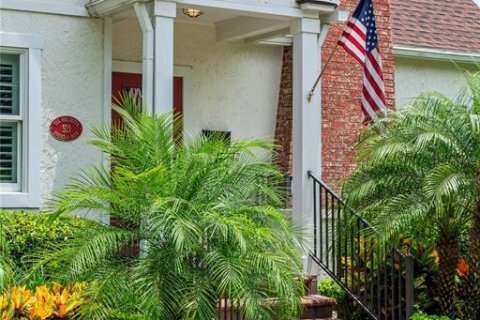 House in Orlando, Florida 4 bedrooms, 252.88 sq.m. № 1832901 - photo 3