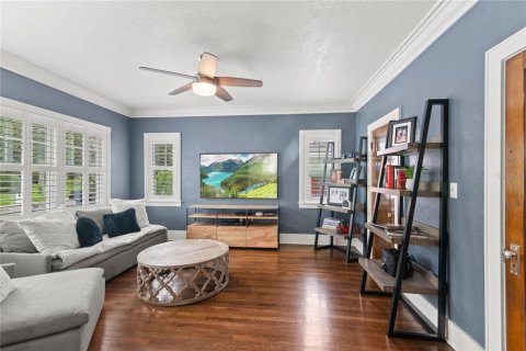 House in Orlando, Florida 4 bedrooms, 252.88 sq.m. № 1832901 - photo 6