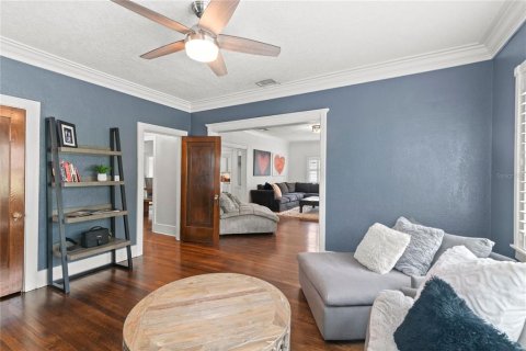 House in Orlando, Florida 4 bedrooms, 252.88 sq.m. № 1832901 - photo 7