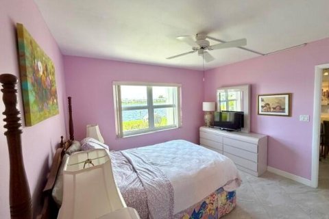 Condo in Boynton Beach, Florida, 2 bedrooms  № 2086973 - photo 18