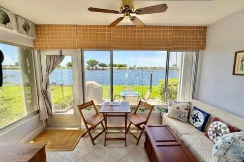 Condo in Boynton Beach, Florida, 2 bedrooms  № 2086973