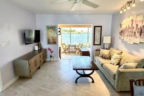 Condo in Boynton Beach, Florida, 2 bedrooms  № 2086973 - photo 7