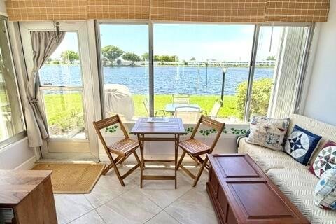 Condo in Boynton Beach, Florida, 2 bedrooms  № 2086973 - photo 12