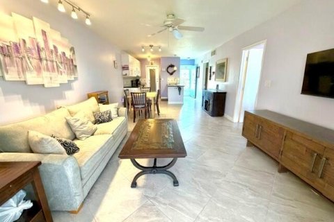 Condo in Boynton Beach, Florida, 2 bedrooms  № 2086973 - photo 9