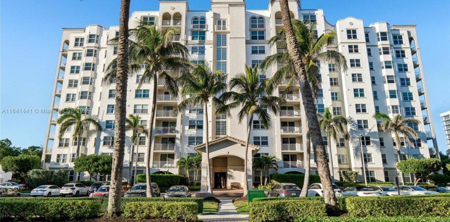 Condominio en Highland Beach, Florida, 2 dormitorios  № 1730234