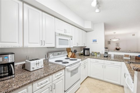 Condominio en venta en Highland Beach, Florida, 2 dormitorios, 130.06 m2 № 1730234 - foto 4