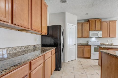 House in Kissimmee, Florida 4 bedrooms, 209.87 sq.m. № 2207279 - photo 18