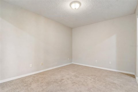 House in Kissimmee, Florida 4 bedrooms, 209.87 sq.m. № 2207279 - photo 6