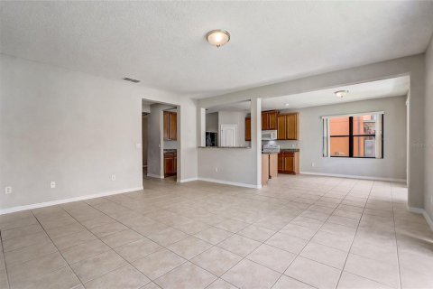 House in Kissimmee, Florida 4 bedrooms, 209.87 sq.m. № 2207279 - photo 11