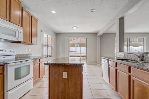 House in Kissimmee, Florida 4 bedrooms, 209.87 sq.m. № 2207279 - photo 17