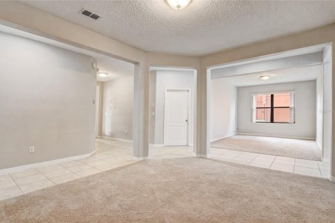 House in Kissimmee, Florida 4 bedrooms, 209.87 sq.m. № 2207279 - photo 8