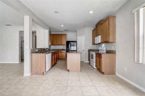House in Kissimmee, Florida 4 bedrooms, 209.87 sq.m. № 2207279 - photo 21