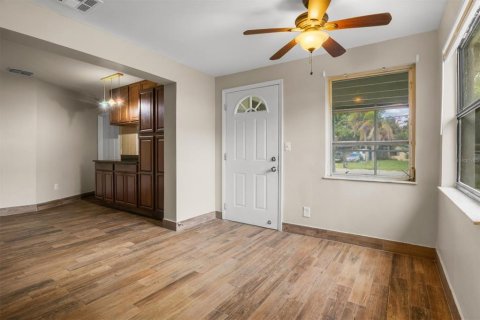 Casa en venta en Pinellas Park, Florida, 3 dormitorios, 96.06 m2 № 2202584 - foto 9