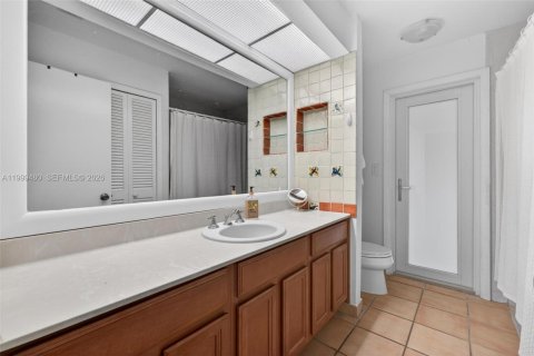 House in Palmetto Bay, Florida 4 bedrooms, 219.99 sq.m. № 2066809 - photo 26