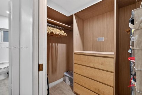 House in Palmetto Bay, Florida 4 bedrooms, 219.99 sq.m. № 2066809 - photo 22