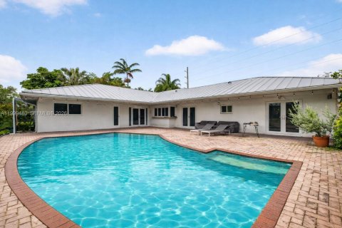House in Palmetto Bay, Florida 4 bedrooms, 219.99 sq.m. № 2066809