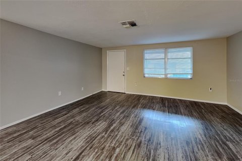 House in Port Richey, Florida 3 bedrooms, 138.89 sq.m. № 2349991