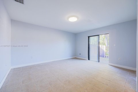 Adosado en alquiler en Homestead, Florida, 2 dormitorios, 85.47 m2 № 2013617 - foto 9