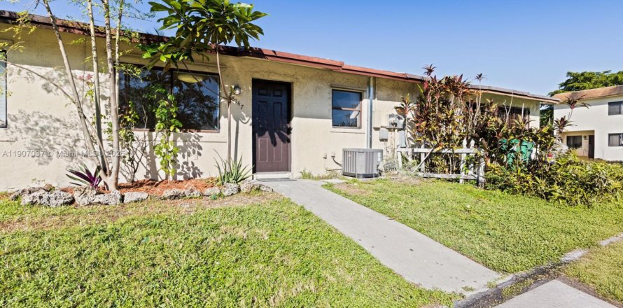 Adosado en Homestead, Florida 2 dormitorios, 85.47 m2 № 2013617