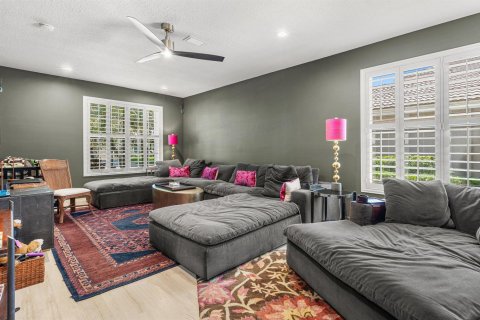 House in Delray Beach, Florida 3 bedrooms, 248.61 sq.m. № 2399651 - photo 19