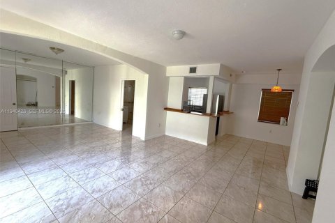 Copropriété à louer à Miami Beach, Floride: 1 chambre, 54.72 m2 № 1998298 - photo 4