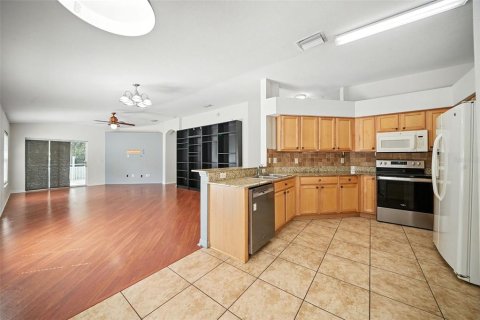 Villa ou maison à vendre à Land O' Lakes, Floride: 3 chambres, 139.45 m2 № 1915370 - photo 7