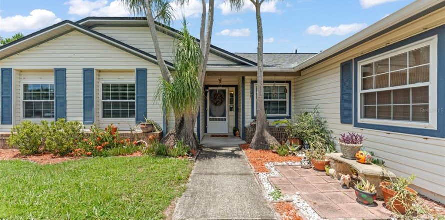 House in Ocoee, Florida 3 bedrooms, 127.37 sq.m. № 1870386