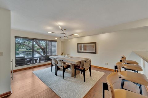 House in Tampa, Florida 3 bedrooms, 299.61 sq.m. № 1548192 - photo 27