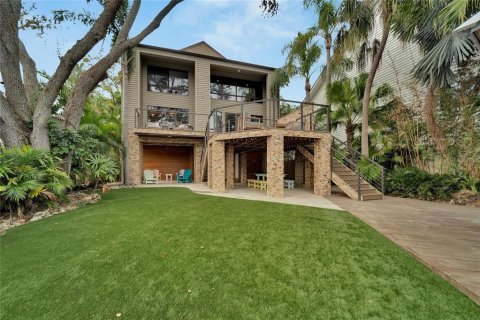 House in Tampa, Florida 3 bedrooms, 299.61 sq.m. № 1548192 - photo 9
