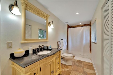 House in Tampa, Florida 3 bedrooms, 299.61 sq.m. № 1548192 - photo 20