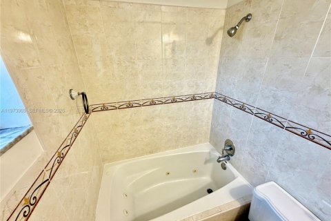 Снять в аренду кондоминиум в Форт-Лодердейл, Флорида 1 спальня, 50.07м2, № 2033614 - фото 10