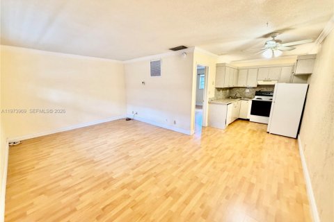 Снять в аренду кондоминиум в Форт-Лодердейл, Флорида 1 спальня, 50.07м2, № 2033614 - фото 4