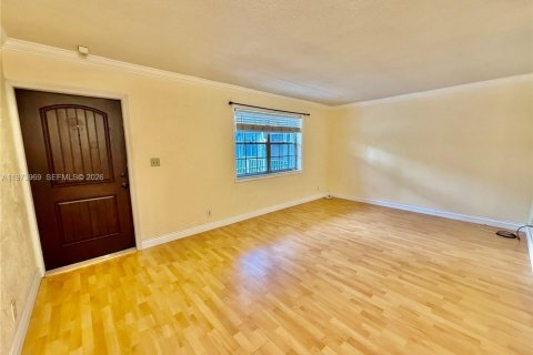 Снять в аренду кондоминиум в Форт-Лодердейл, Флорида 1 спальня, 50.07м2, № 2033614 - фото 3