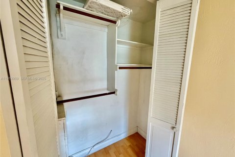 Снять в аренду кондоминиум в Форт-Лодердейл, Флорида 1 спальня, 50.07м2, № 2033614 - фото 12