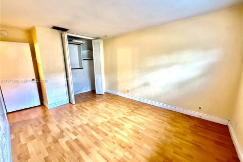 Снять в аренду кондоминиум в Форт-Лодердейл, Флорида 1 спальня, 50.07м2, № 2033614 - фото 7