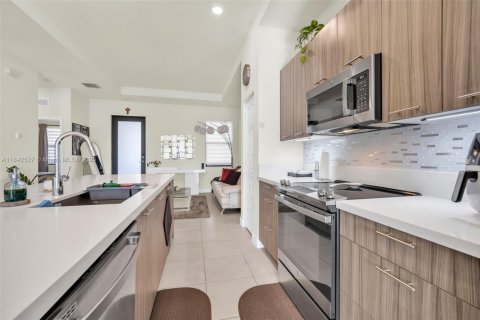 Купить кондоминиум в Дорал, Флорида 1 комната, 105.44м2, № 1836638 - фото 5