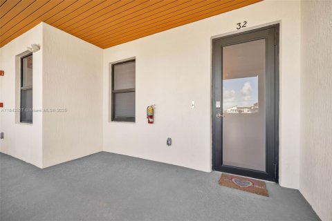 Купить кондоминиум в Дорал, Флорида 1 комната, 105.44м2, № 1836638 - фото 2