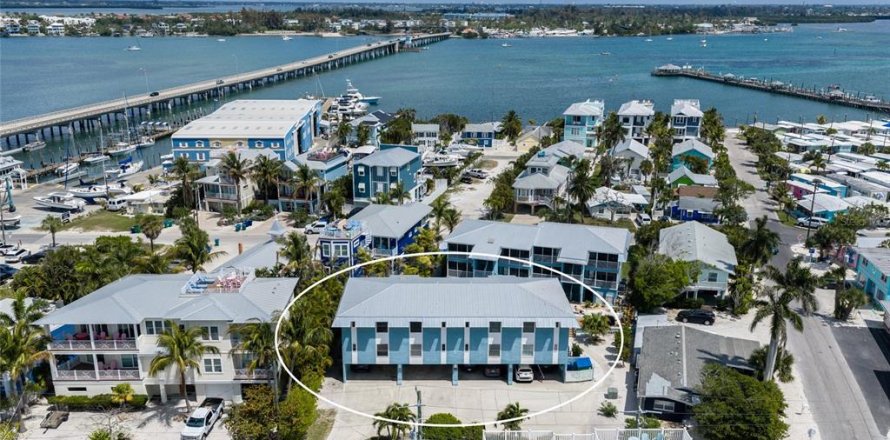 Condominio en Bradenton Beach, Florida, 1 dormitorio № 2202514