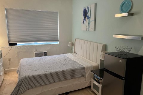 Купить кондоминиум в Майами-Бич, Флорида 1 спальня, 49.24м2, № 1936132 - фото 1