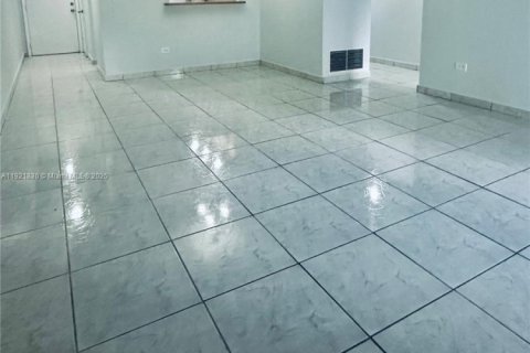 Appartement à louer à Miami, Floride: 2 chambres, 69.68 m2 № 1975728 - photo 12