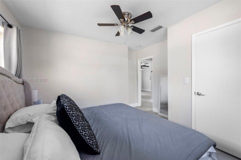 House in Oakland Park, Florida 2 bedrooms, 105.91 sq.m. № 2002388 - photo 28