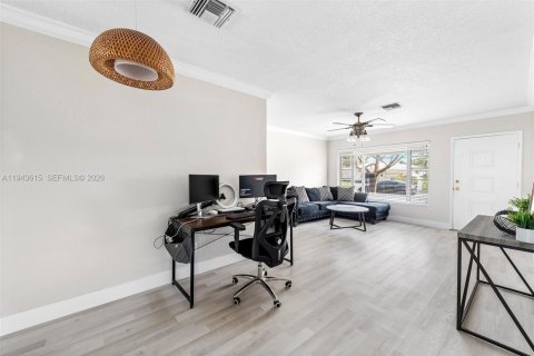 House in Oakland Park, Florida 2 bedrooms, 105.91 sq.m. № 2002388 - photo 9