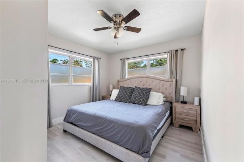 House in Oakland Park, Florida 2 bedrooms, 105.91 sq.m. № 2002388 - photo 21