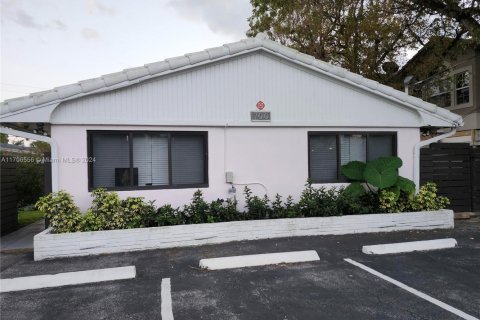 Appartement à louer à Fort Lauderdale, Floride: 2 chambres, 233.28 m2 № 1867986 - photo 1