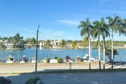 Купить кондоминиум в Майами-Бич, Флорида 1 спальня, 87.51м2, № 2044188 - фото 14