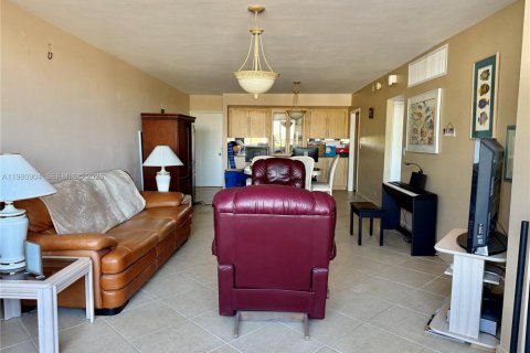 Купить кондоминиум в Майами-Бич, Флорида 1 спальня, 87.51м2, № 2044188 - фото 13