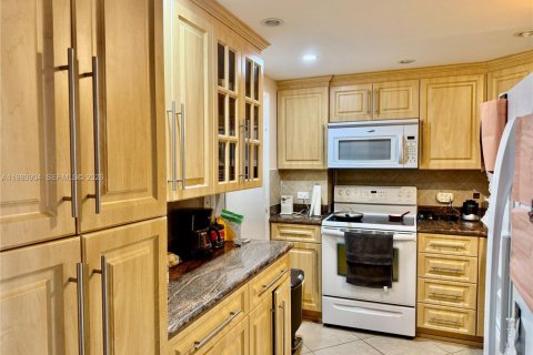 Купить кондоминиум в Майами-Бич, Флорида 1 спальня, 87.51м2, № 2044188 - фото 9