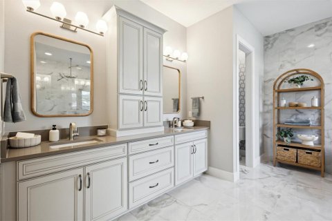 Casa en venta en Brandon, Florida, 5 dormitorios, 362.23 m2 № 1746553 - foto 19
