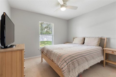 House in Oviedo, Florida 3 bedrooms, 117.43 sq.m. № 1835473 - photo 16
